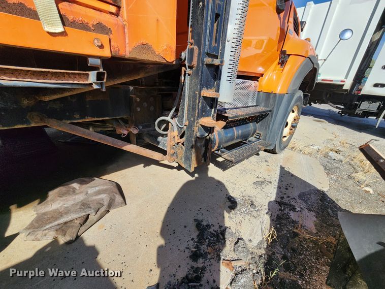 image for item DC6198 2012 International 7500  dump truck