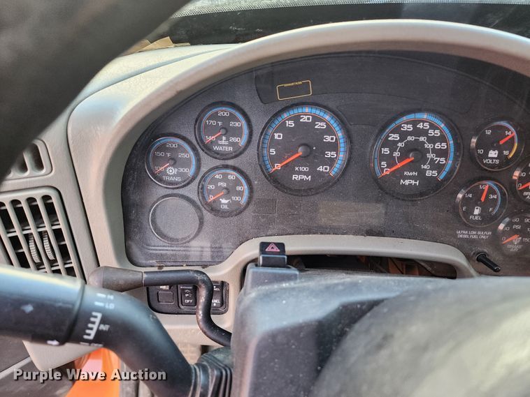 image for item DC6198 2012 International 7500  dump truck