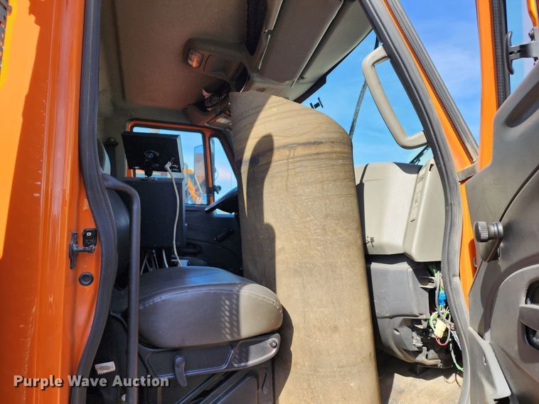 image for item DC6198 2012 International 7500  dump truck