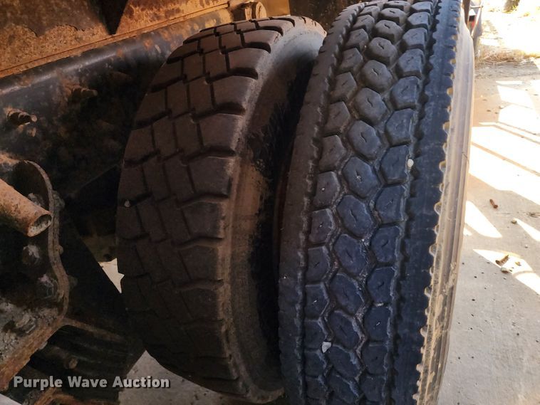 image for item DC6198 2012 International 7500  dump truck