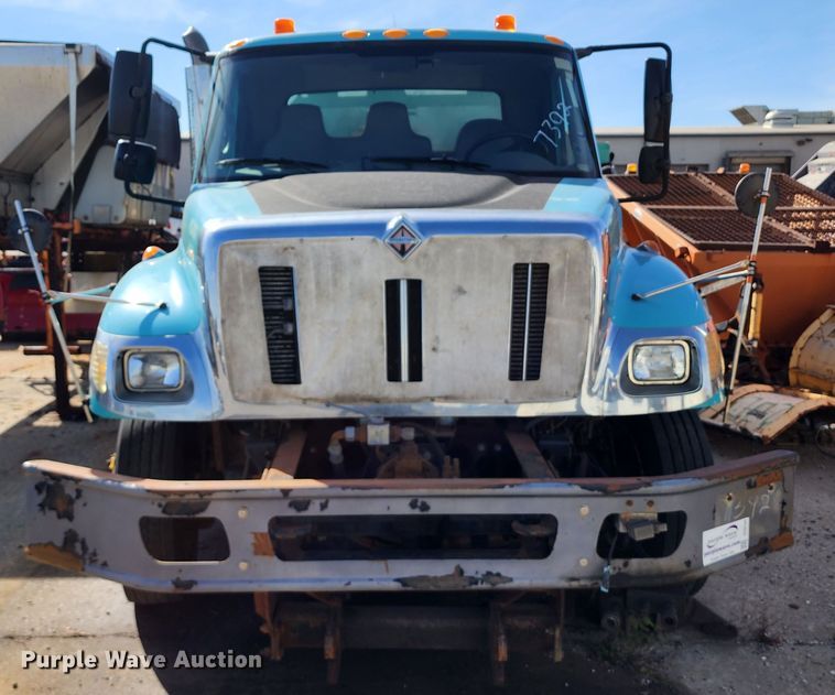 image for item DC6199 2007 International 7300  dump truck