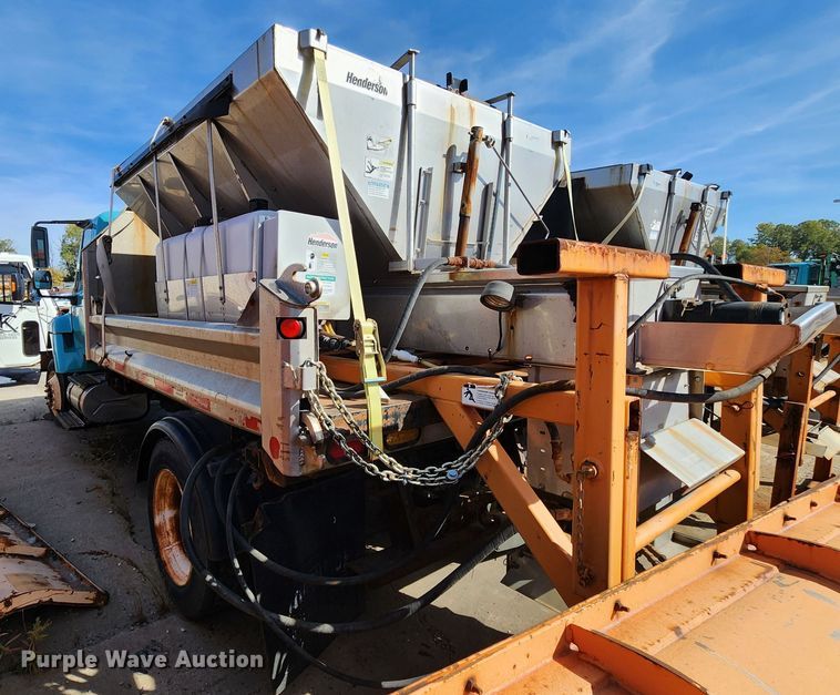 image for item DC6199 2007 International 7300  dump truck