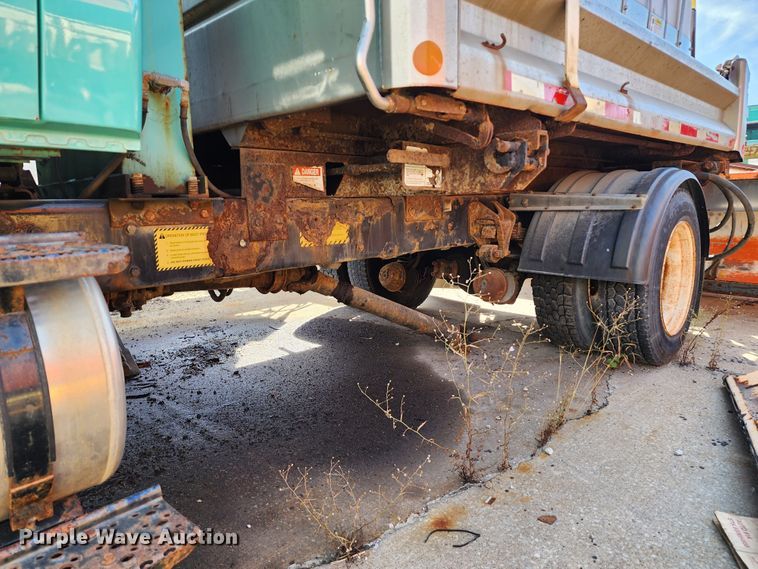 image for item DC6199 2007 International 7300  dump truck