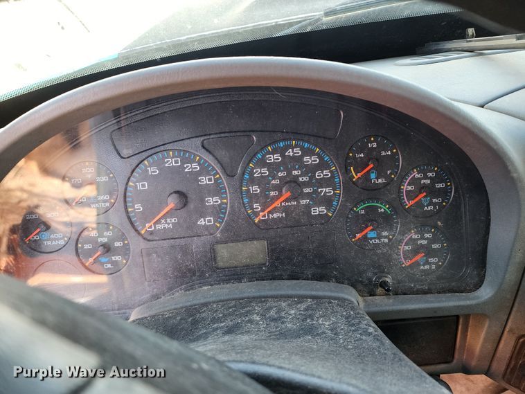 image for item DC6199 2007 International 7300  dump truck