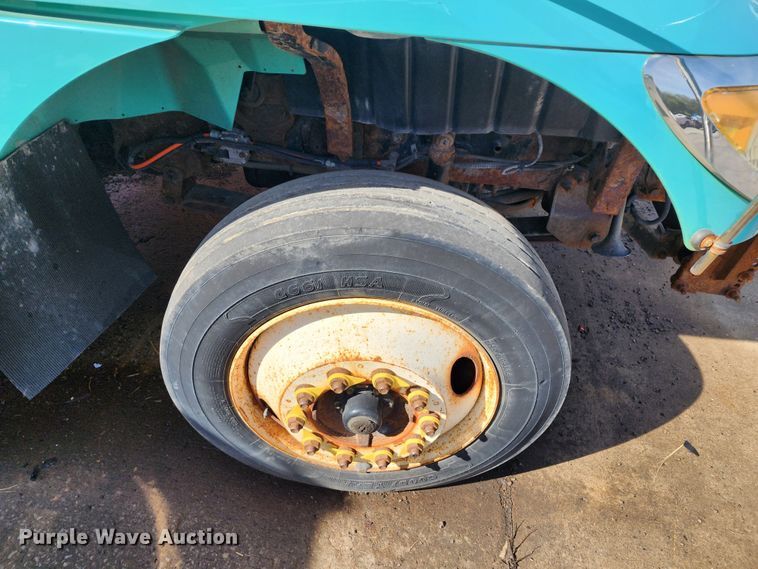 image for item DC6199 2007 International 7300  dump truck