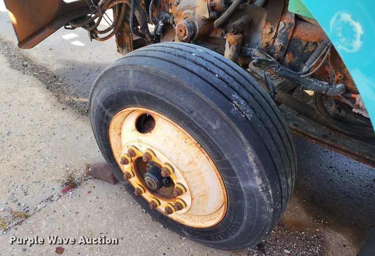 image for item DC6199 2007 International 7300  dump truck