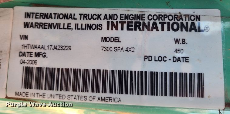 image for item DC6199 2007 International 7300  dump truck