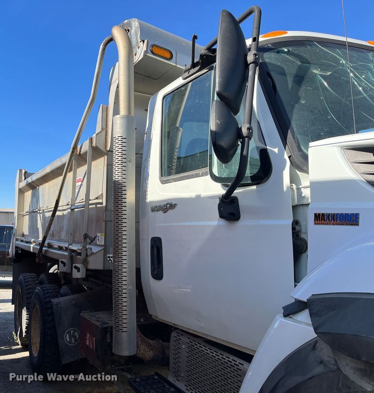 image for item DC6200 2014 International WorkStar 7500  dump truck