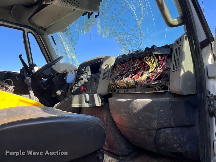 image for item DC6200 2014 International WorkStar 7500  dump truck