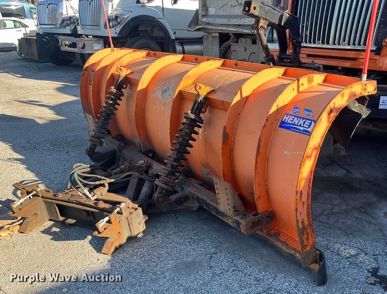 image for item DC6201 2007 International 7600  dump truck