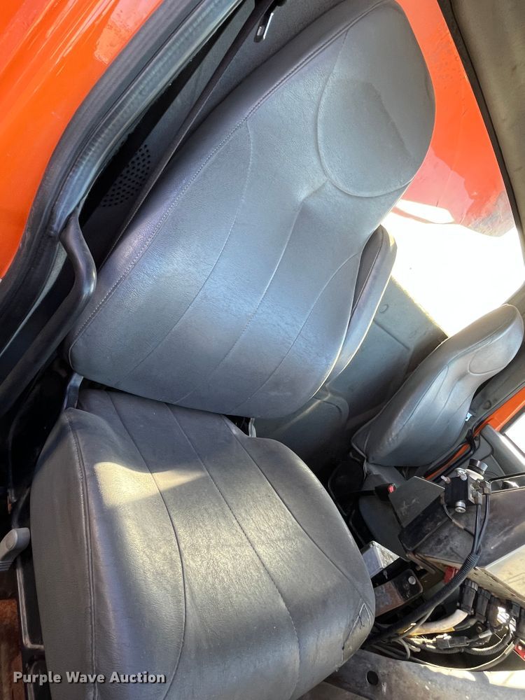 image for item DC6201 2007 International 7600  dump truck