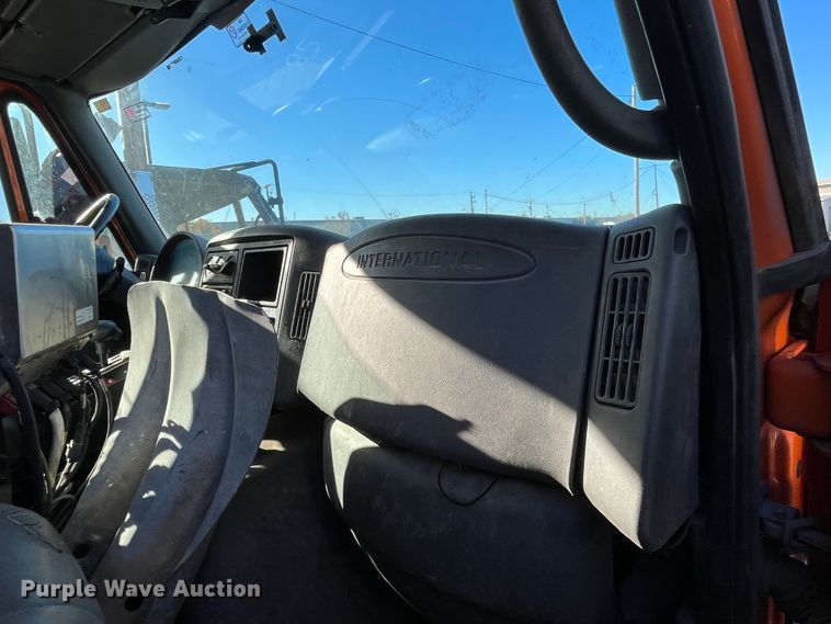 image for item DC6201 2007 International 7600  dump truck