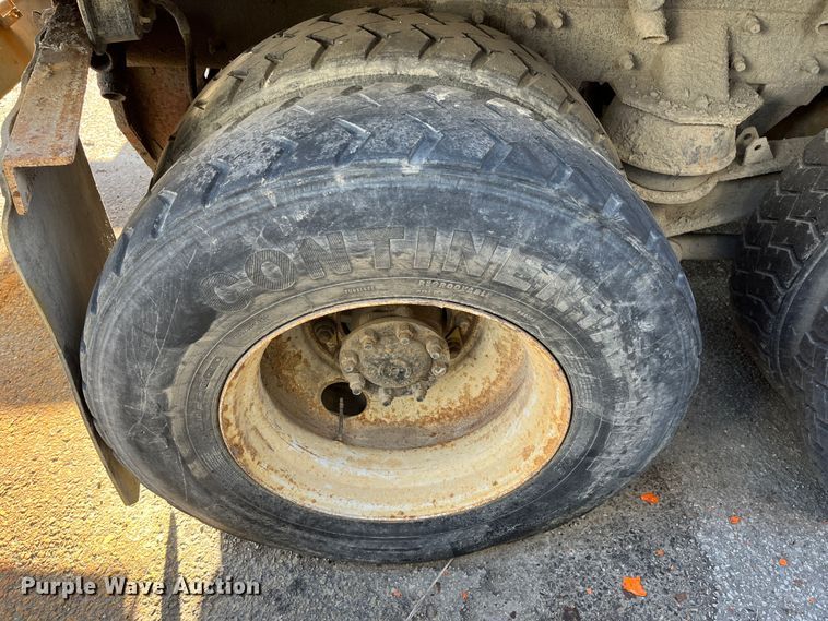 image for item DC6201 2007 International 7600  dump truck