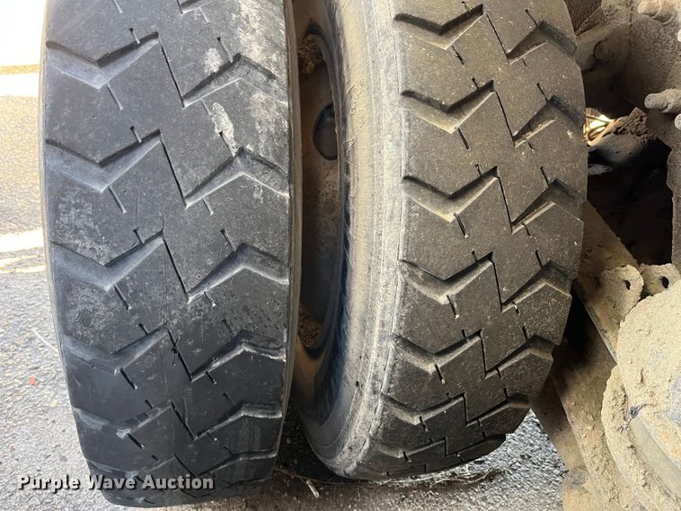 image for item DC6201 2007 International 7600  dump truck