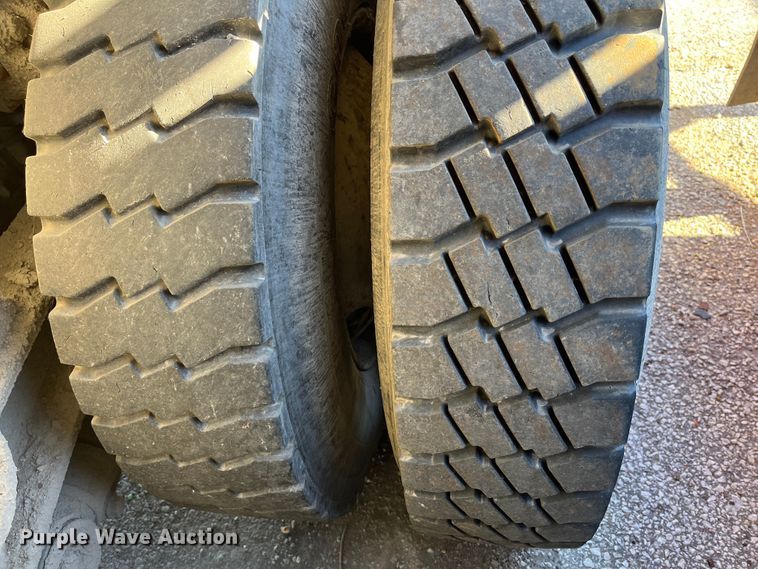 image for item DC6201 2007 International 7600  dump truck