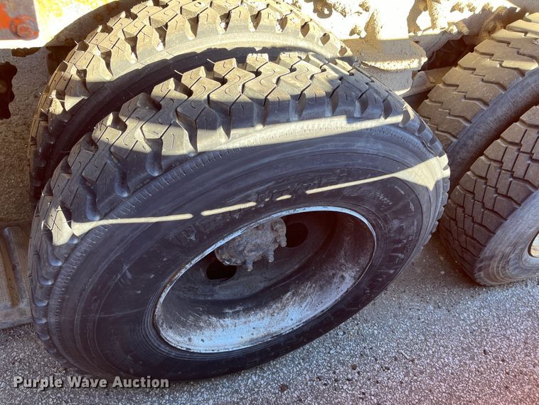 image for item DC6201 2007 International 7600  dump truck