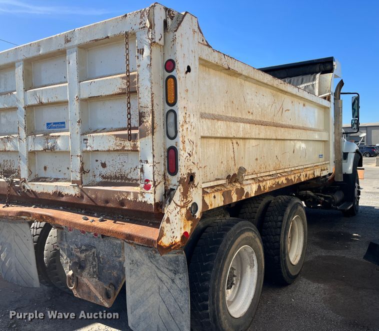 image for item DC6202 2012 International WorkStar 7500  dump truck