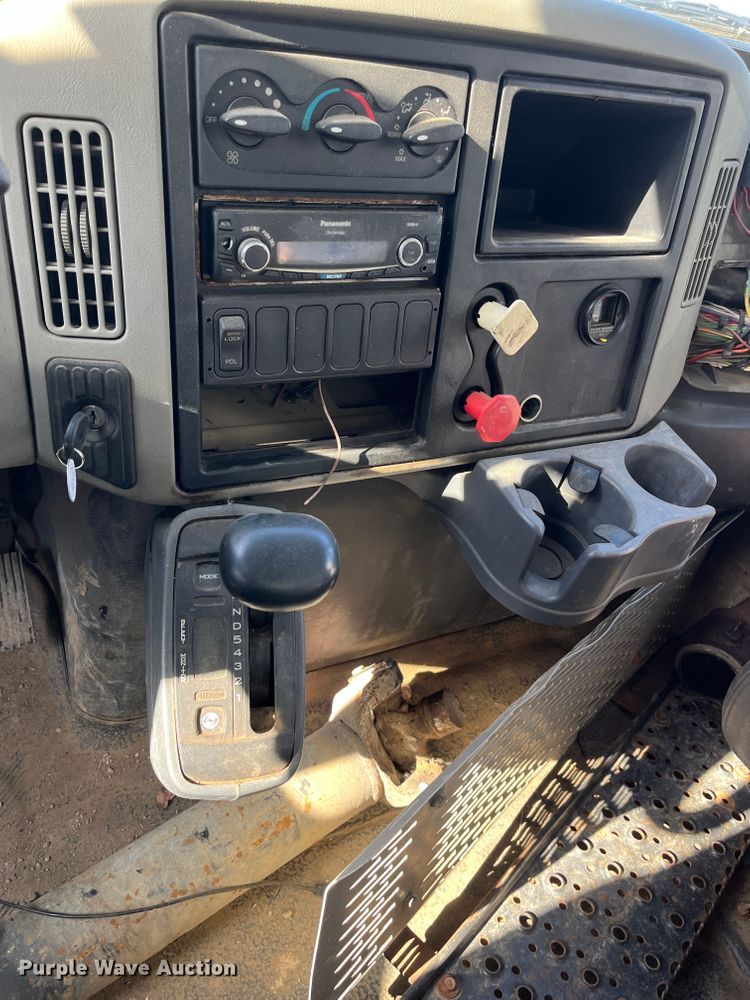 image for item DC6202 2012 International WorkStar 7500  dump truck