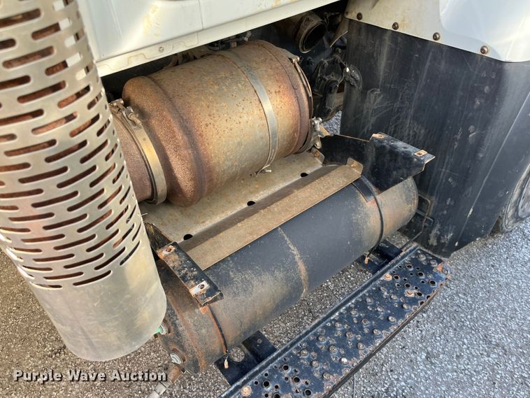 image for item DC6202 2012 International WorkStar 7500  dump truck