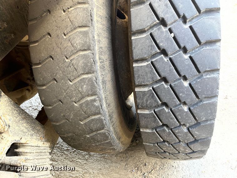 image for item DC6202 2012 International WorkStar 7500  dump truck