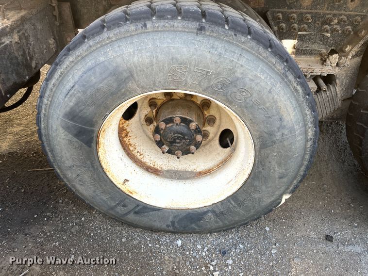 image for item DC6202 2012 International WorkStar 7500  dump truck