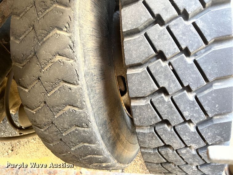 image for item DC6202 2012 International WorkStar 7500  dump truck