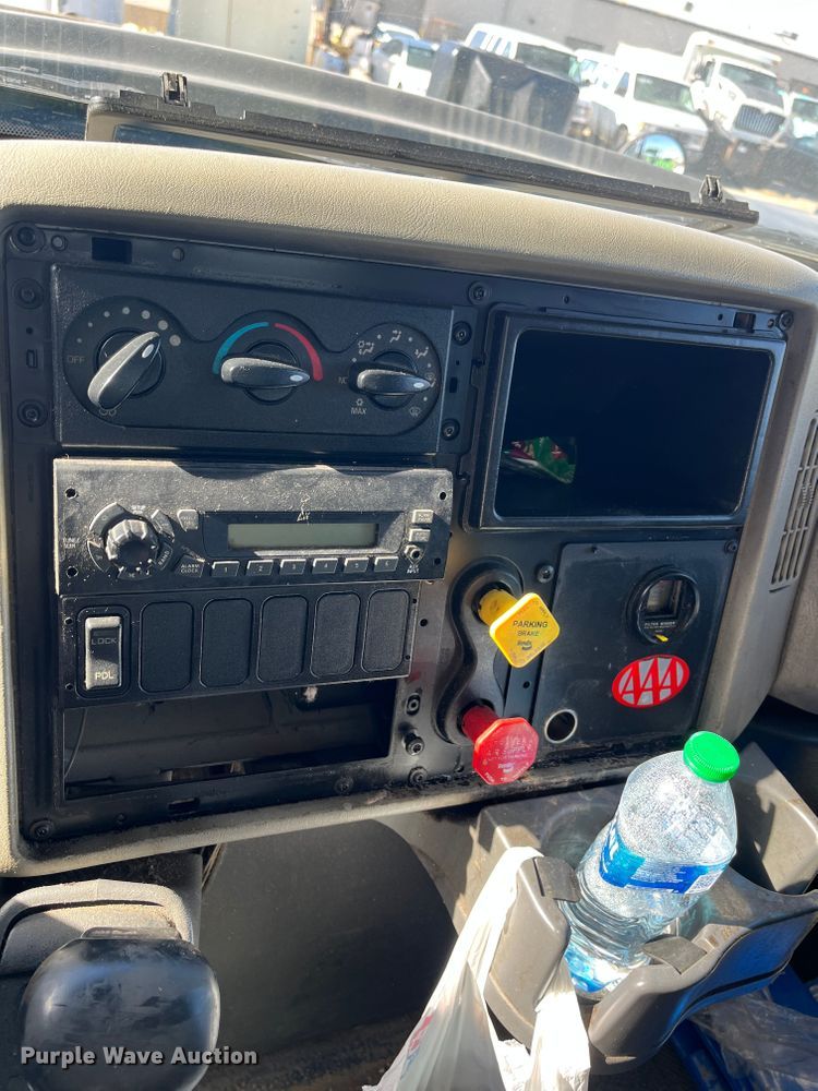 image for item DC6203 2013 International WorkStar 7500  dump truck