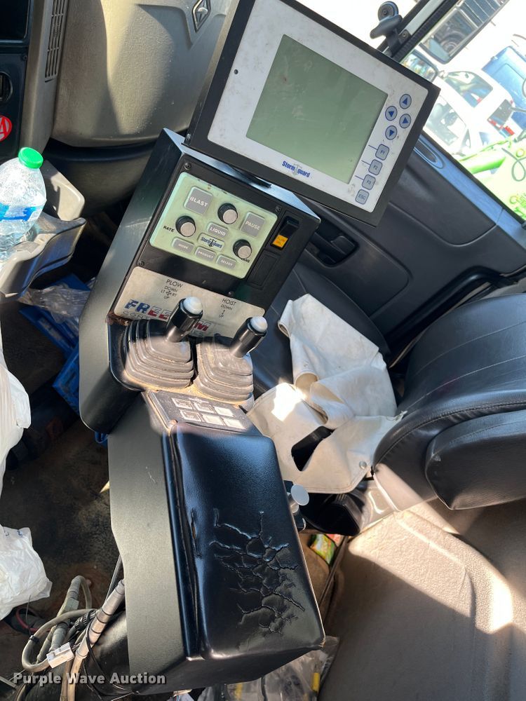 image for item DC6203 2013 International WorkStar 7500  dump truck