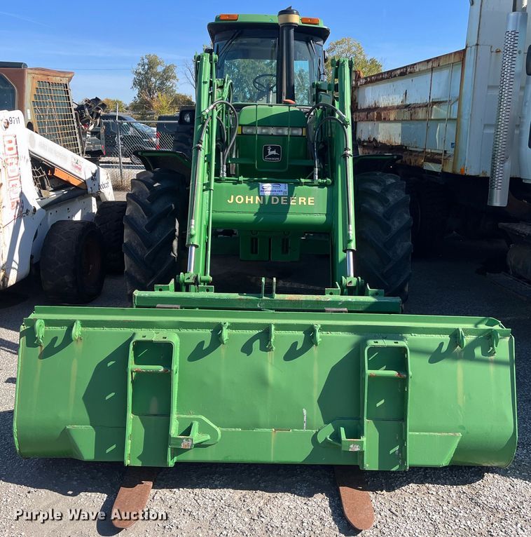 image for item DC6204 1991 John Deere 3155  MFWD tractor