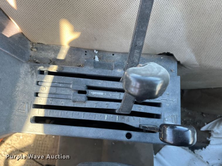 image for item DC6204 1991 John Deere 3155  MFWD tractor