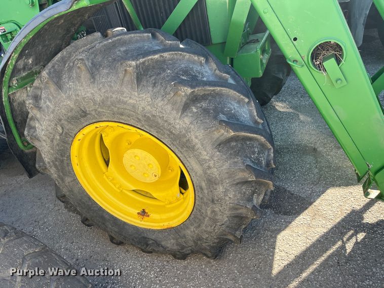 image for item DC6204 1991 John Deere 3155  MFWD tractor