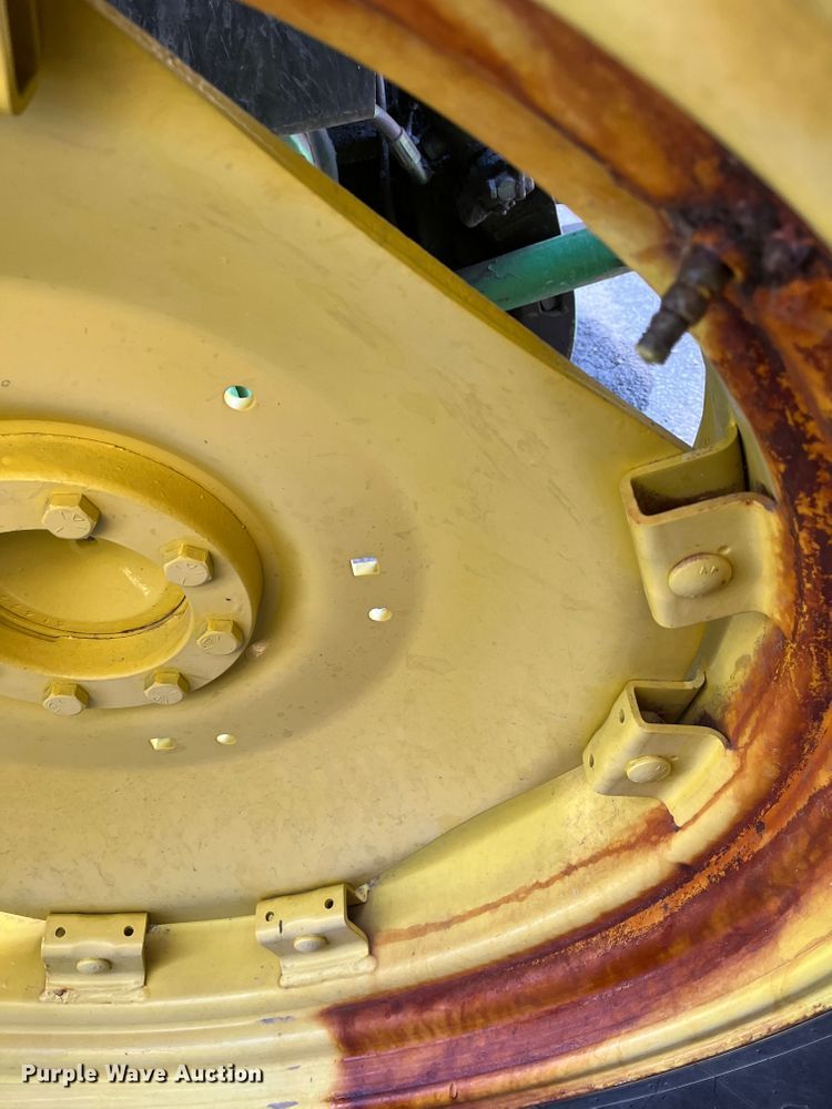 image for item DC6204 1991 John Deere 3155  MFWD tractor