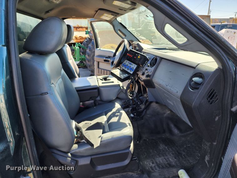 image for item DC6206 2011 Ford F350 Super Duty XL  dump bed pickup truck