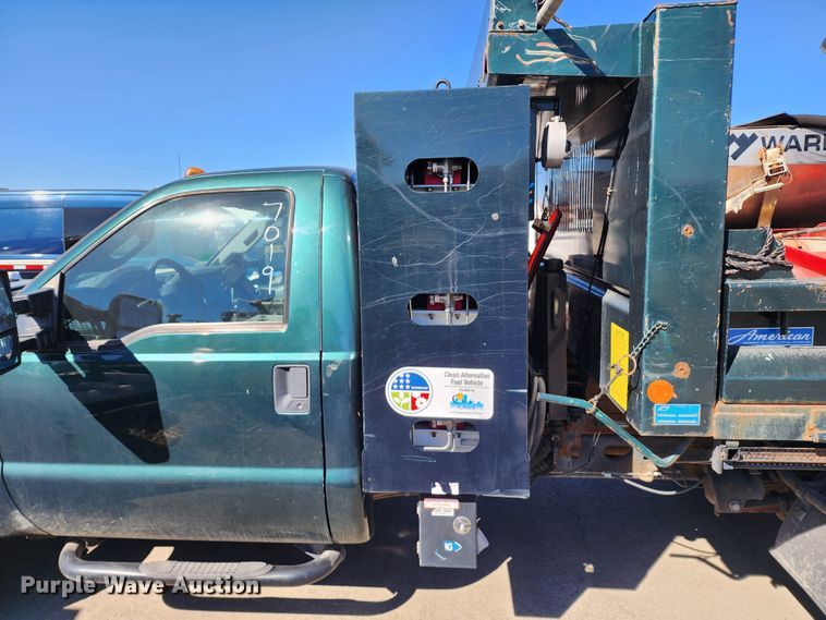 image for item DC6206 2011 Ford F350 Super Duty XL  dump bed pickup truck