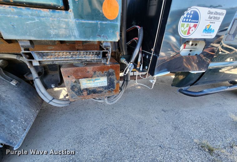 image for item DC6206 2011 Ford F350 Super Duty XL  dump bed pickup truck