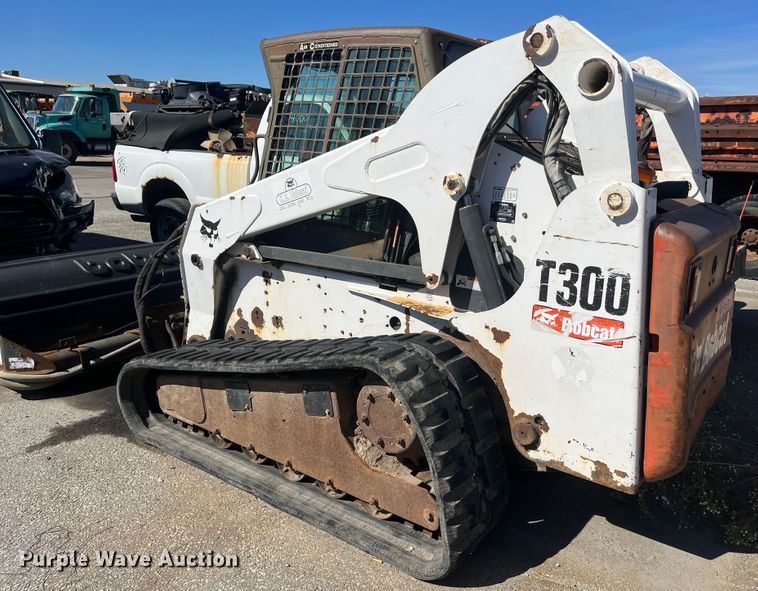 image for item DC6208 2006 Bobcat T300  tracked skid steer loader