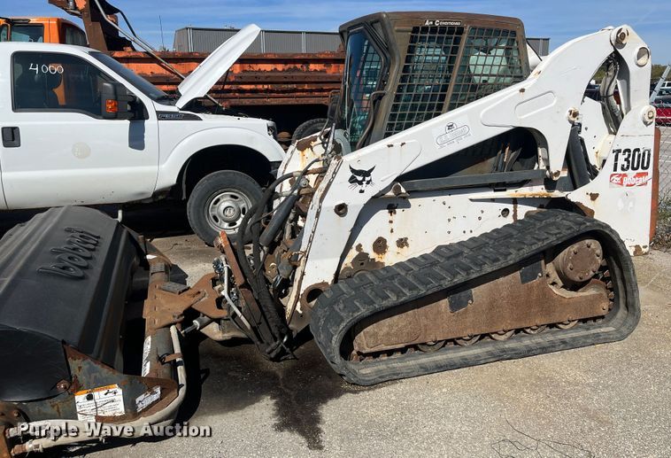 image for item DC6208 2006 Bobcat T300  tracked skid steer loader