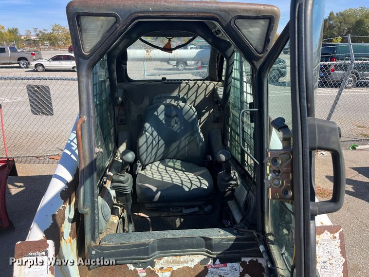 image for item DC6208 2006 Bobcat T300  tracked skid steer loader