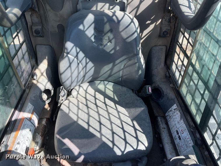 image for item DC6208 2006 Bobcat T300  tracked skid steer loader