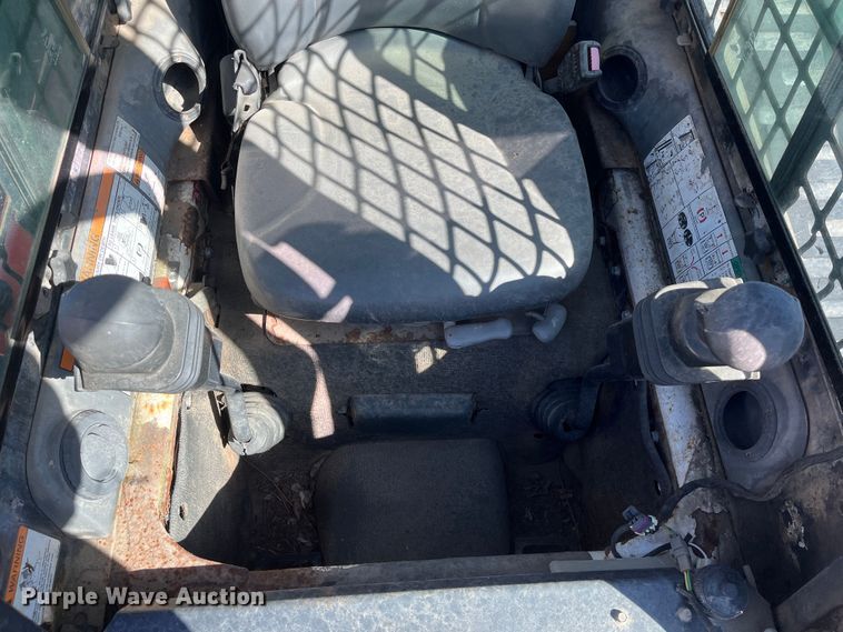 image for item DC6208 2006 Bobcat T300  tracked skid steer loader