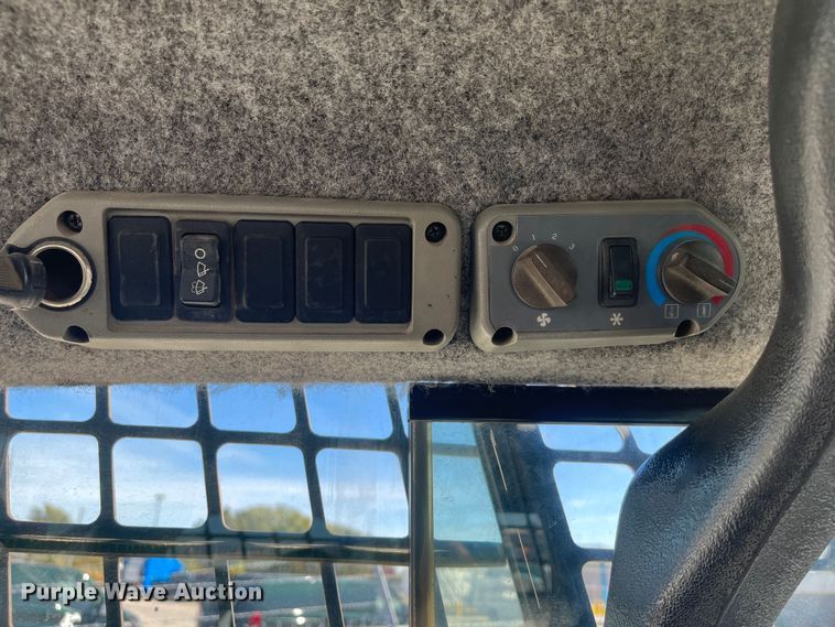 image for item DC6208 2006 Bobcat T300  tracked skid steer loader