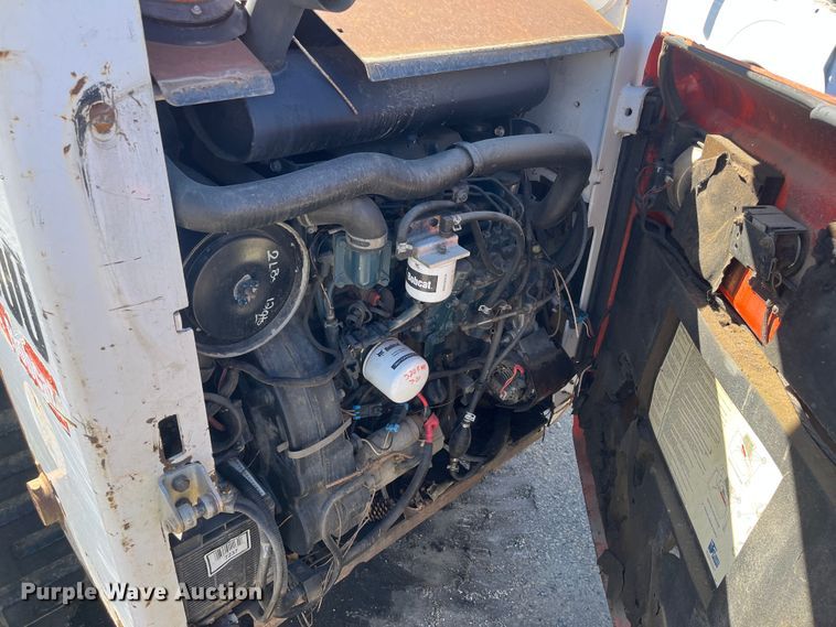 image for item DC6208 2006 Bobcat T300  tracked skid steer loader