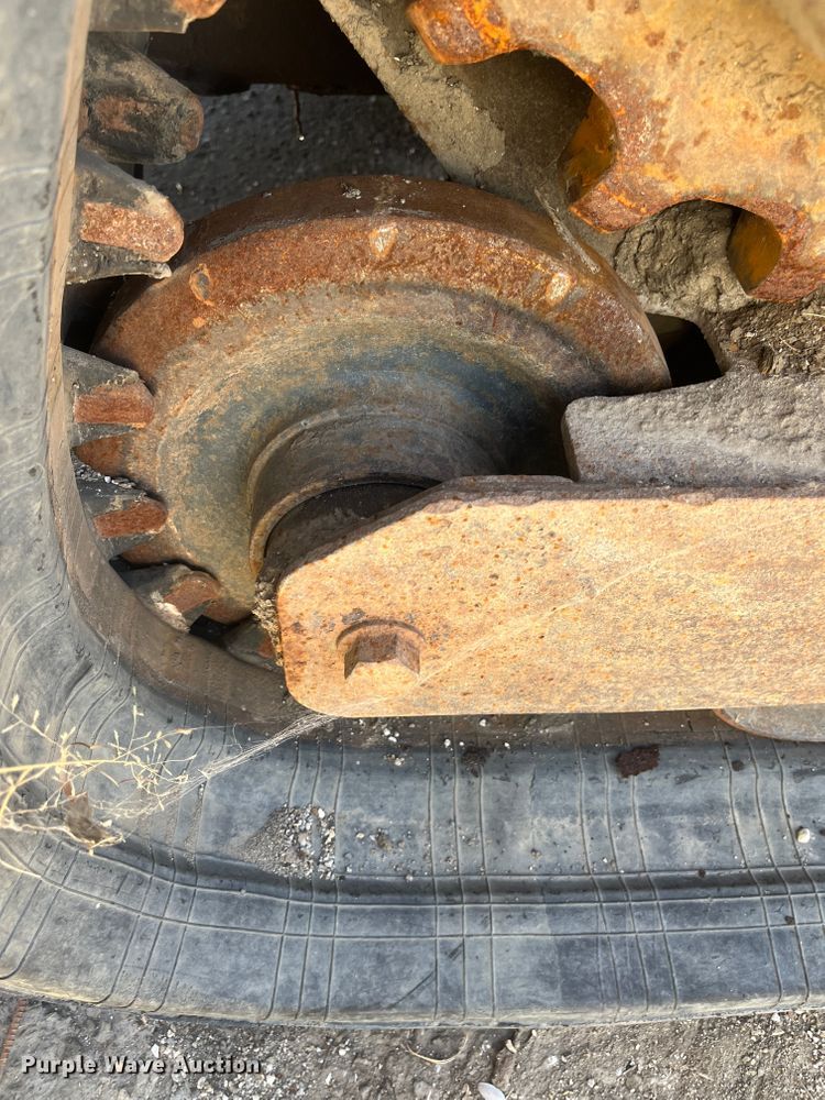 image for item DC6208 2006 Bobcat T300  tracked skid steer loader