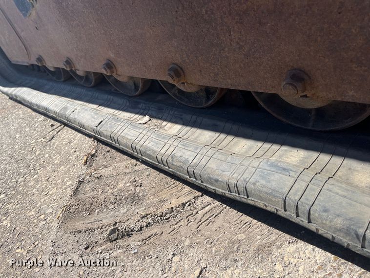 image for item DC6208 2006 Bobcat T300  tracked skid steer loader