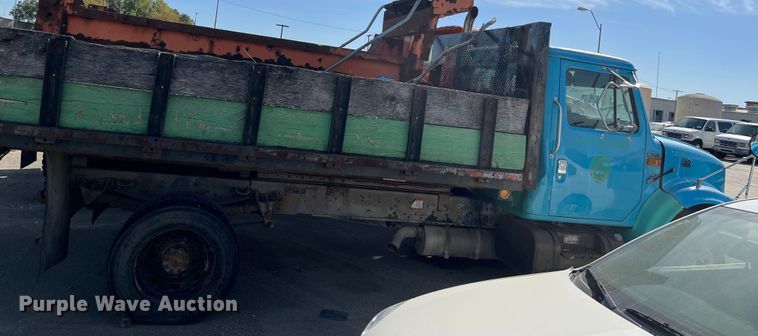 image for item DC6212 2000 International 4700  dump truck