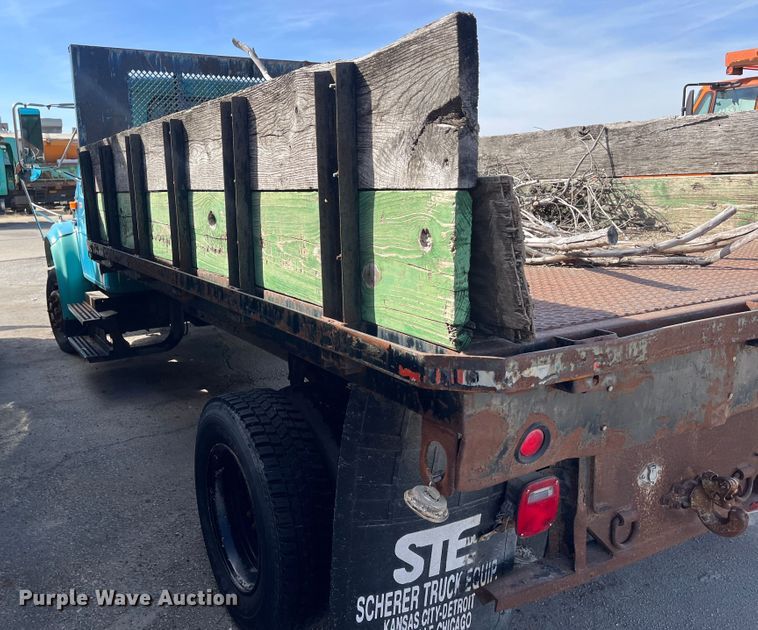 image for item DC6212 2000 International 4700  dump truck