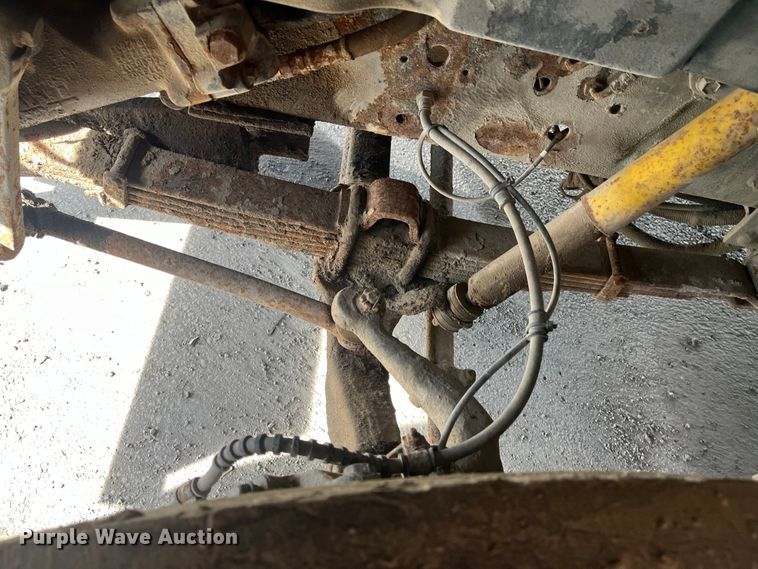 image for item DC6212 2000 International 4700  dump truck