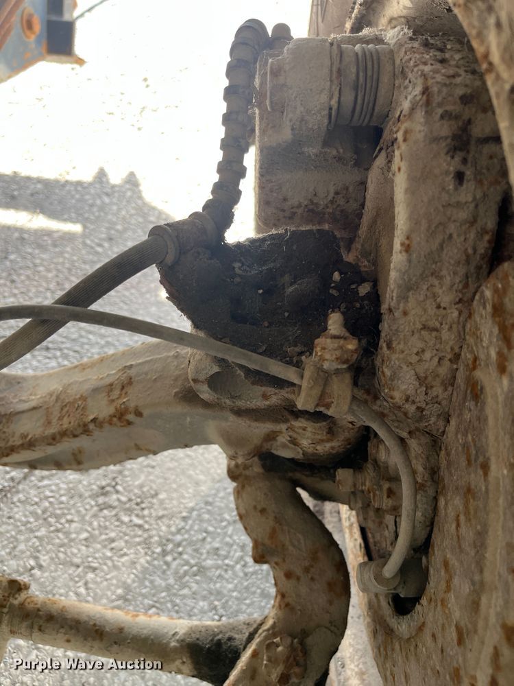 image for item DC6212 2000 International 4700  dump truck