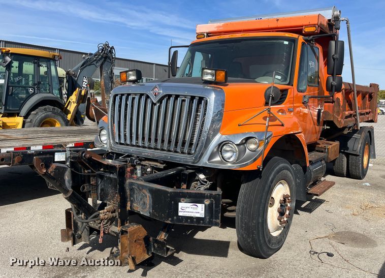 image for item DC6213 2009 International WorkStar 7400  dump truck