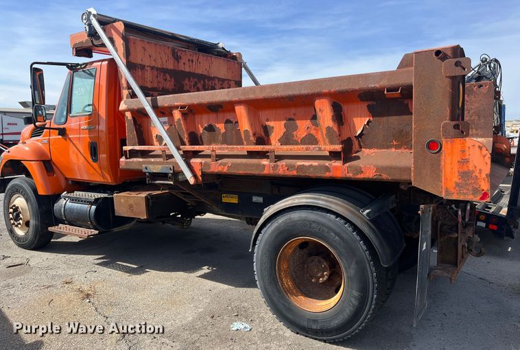 image for item DC6213 2009 International WorkStar 7400  dump truck